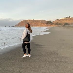 Meet your Posher, Lea